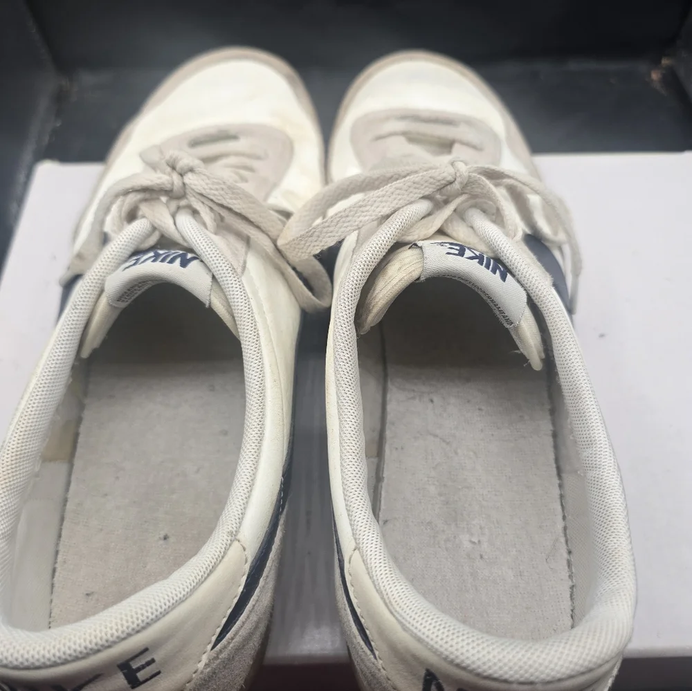 Nike Men's‎ White and Gray Sneakers